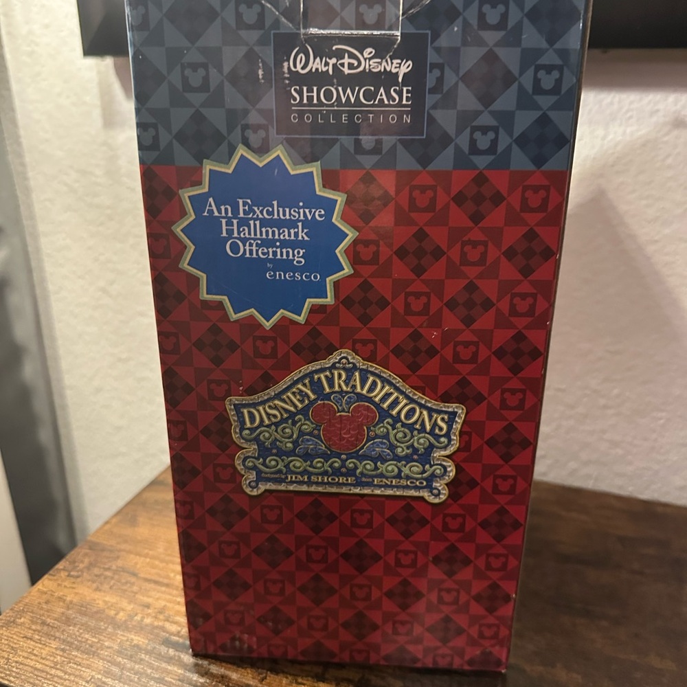 Disney Showcase Collection Red and Blue Box